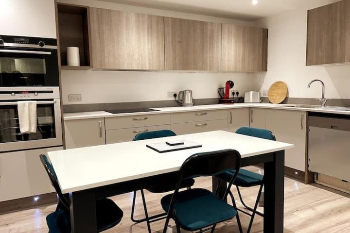 Lovely 3 Bedroom Apartment With Private Garden In Edinburgh City Centre Buitenkant foto