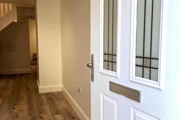 Lovely 3 Bedroom Apartment With Private Garden In Edinburgh City Centre Buitenkant foto