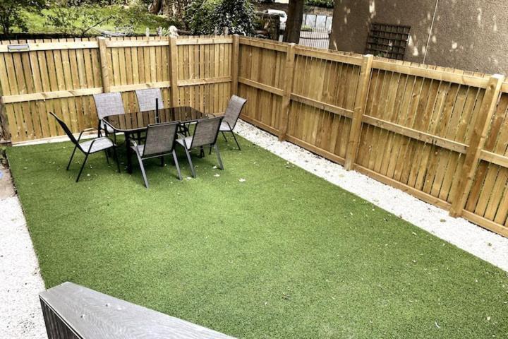 Lovely 3 Bedroom Apartment With Private Garden In Edinburgh City Centre Buitenkant foto